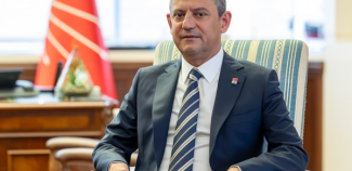 CHP Genel Başkanı Özel, Neşe Gülersoy'u andı