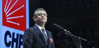 CHP Genel Başkanı Özel, eski bakan Yaşar Yakış için TBMM'de düzenlenen törene katıldı