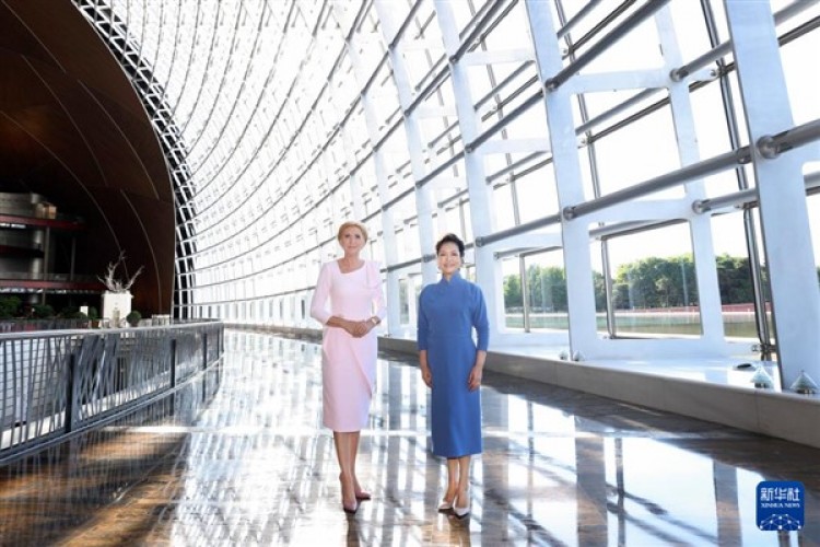 Peng Liyuan ve Agata Kornhauser-Duda, Beijing'de kültürel etkinlikte bir araya geldi