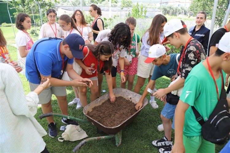 Muğla'da Yerel Tohum Merkezi öğrencileri toprakla buluşturdu