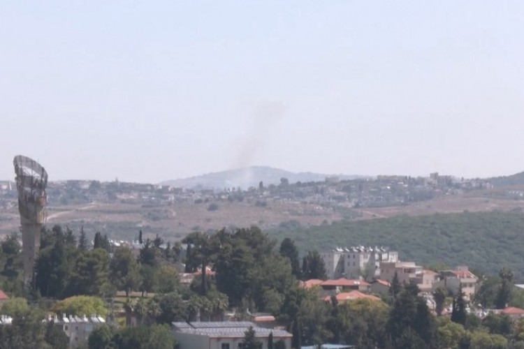 Hizbullah İsrail'i roketler ve insansız hava araçlarıyla bombaladı