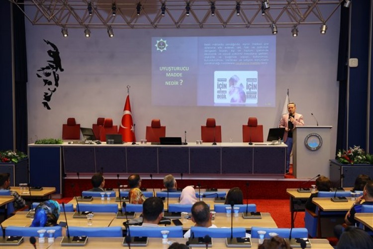 Kayseri'de "Madde Bağımlılığı ile Mücadele ve Çözümleri Eğitim Programı" düzenlendi