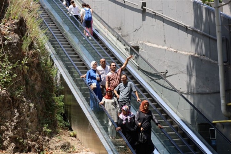 Yürüyen merdivenler tekrar Bursalıların hizmetine açıldı