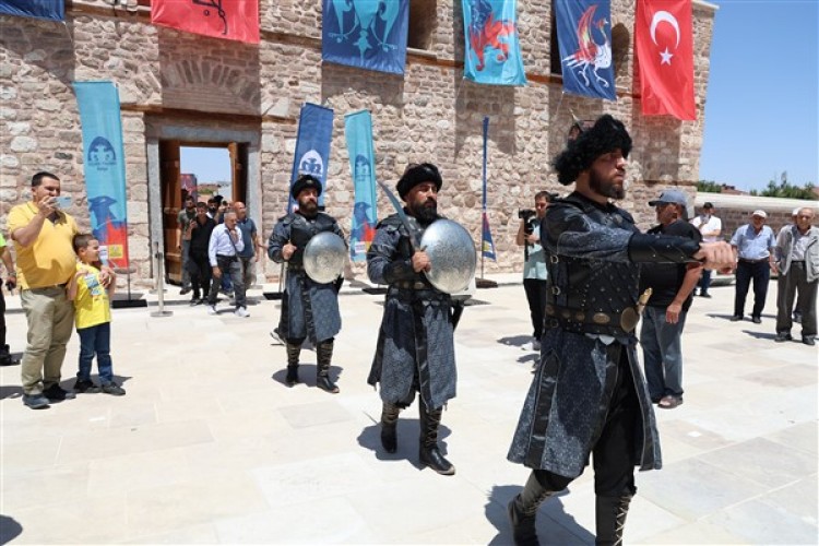 Konya'nın Darülmülk oluşunun 927. yılında Selçuklu Sultanları anıldı