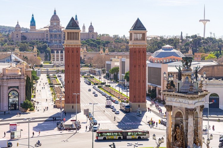 Barselona turistlere daire kiralamayı yasaklıyor