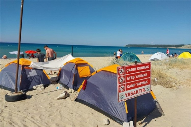 Saros Körfezi'nde kumsala çadır kurmak yasaklandı