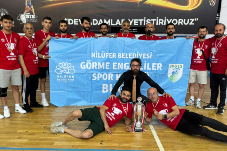 Nilüfer BUGES, B2-B3 Futsal 1 Ligi'nde şampiyon oldu