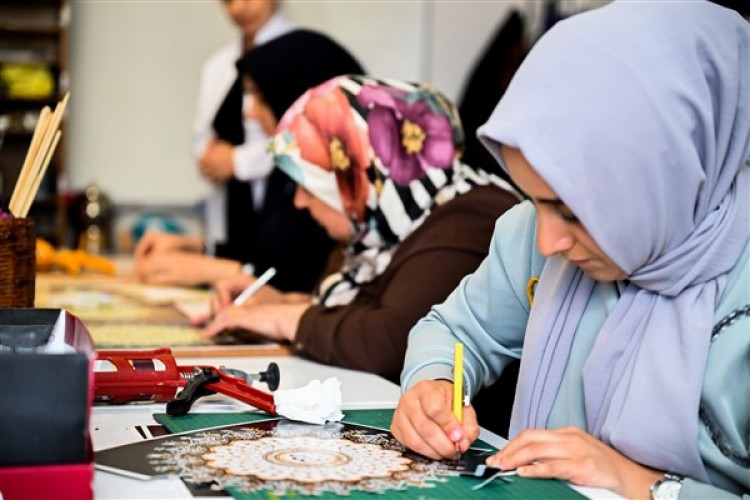 Malatya Büyükşehir Belediyesi'nin kadınlara yönelik kursları devam ediyor