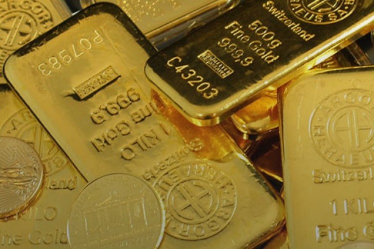 Altın ABD Fed tutanakları öncesinde doların gerilemesiyle değer kazandı