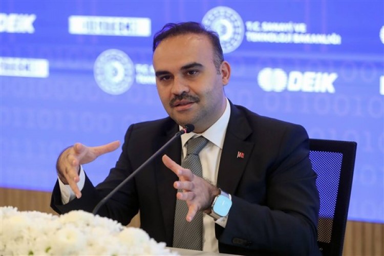 Bakan Kacır, Renault Grup Global CEO'su Meo ile görüştü