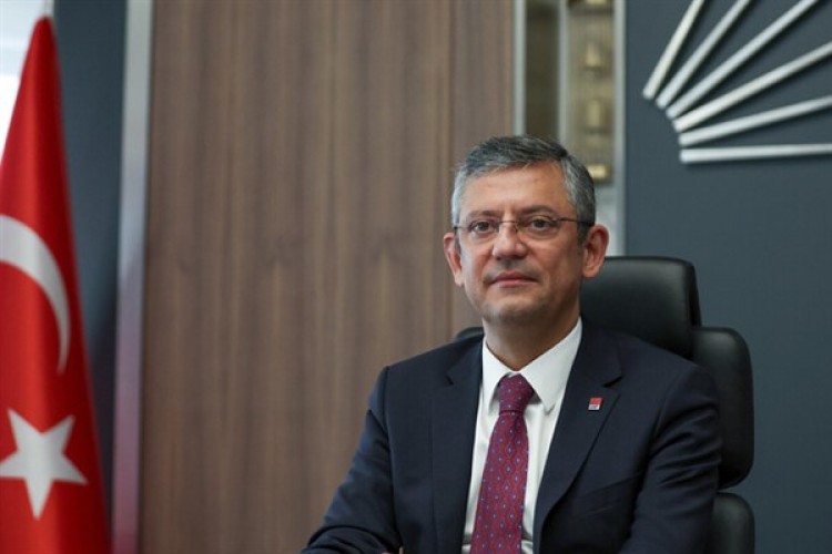 CHP Genel Başkanı Özel, Manisa Şehzadeler Ampute Spor Kulübü Başkanı ile görüştü