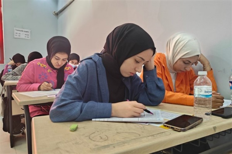 Eyyübiye'de sınav hazırlık merkezleri ve eğitim otaklarında kayıtlar başladı