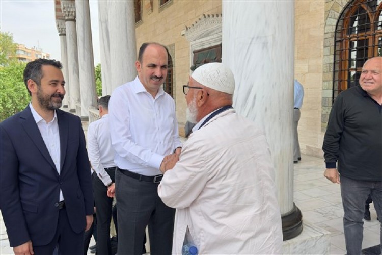 Başkan Altay, Hacıveyiszade Cami'nde vatandaşlarla buluştu