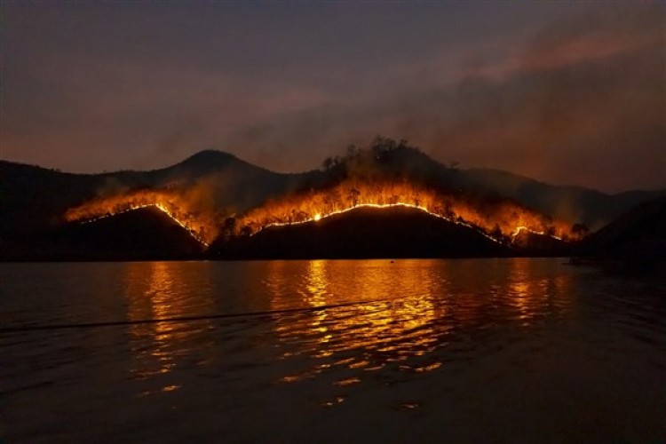 AKUT Çanakkale ekibinden Kumburun orman yangınına müdahale çalışmalarına destek