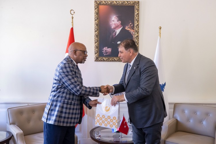 Başkan Tugay, İzmir-Cape Town iş birliği için heyeti ağırladı