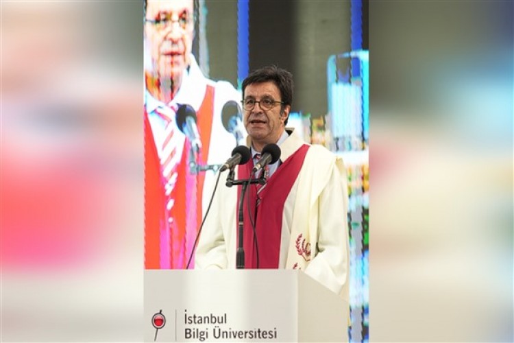 İstanbul Bilgi Üniversitesi'nde mezuniyet heyecanı