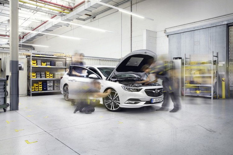 3 yaş üzeri tüm Peugeot, Citroen ve Opel'de periyodik bakım hizmeti
