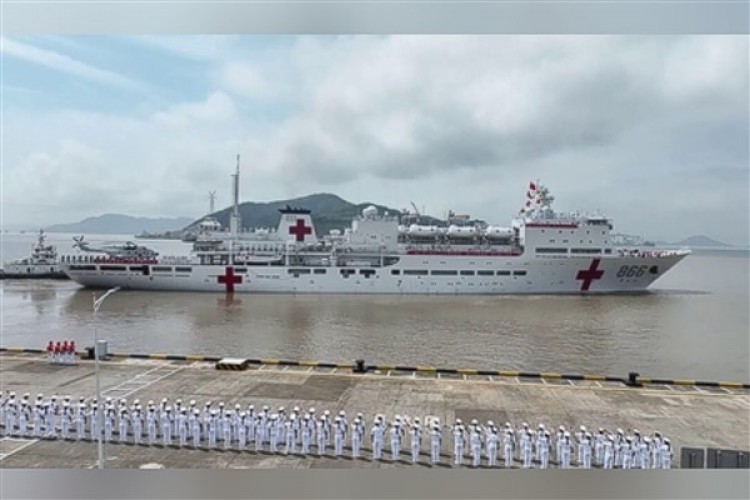 Çin'in hastane gemisi Barış Gemisi yola çıktı