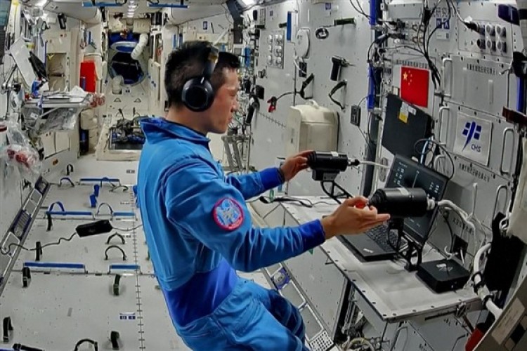 Çin'in Shenzhou-18 mürettebatı ikinci uzay yürüyüşüne hazırlanıyor