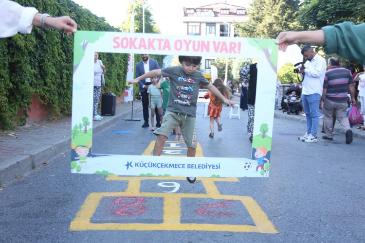 Küçükçekmece Belediyesi'nden Sokakta Oyun Var etkinliği