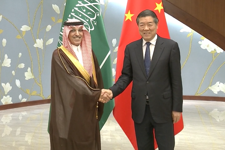 Çin Başbakan Yardımcısı, Suudi Arabistan Maliye Bakanı ile bir araya geldi