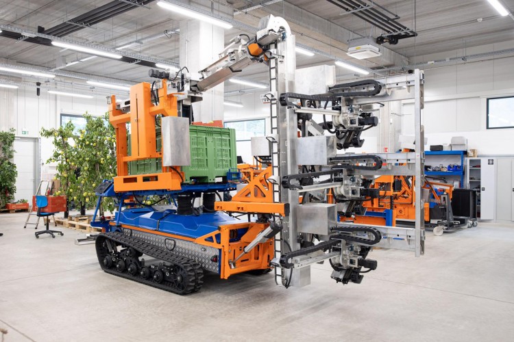 Peker Holding'in Slovenya'daki tarım robotu üretim fabrikasının açılışı yapıldı