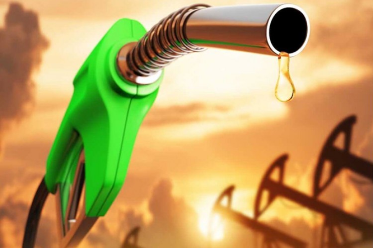 Petrol fiyatında yüzde 00.43 artış