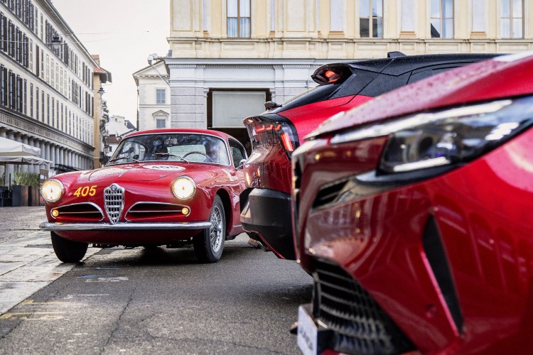 Alfa Romeo, 42'inci 1000 Miglia Yarışında Start Aldı