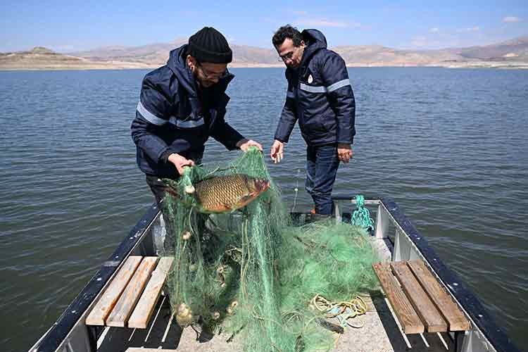 Kayseri'de balık avı yasağına uymayanlara 22 bin 180 lira ceza