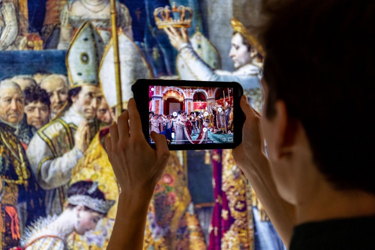 'Notre-Dame de Paris: Artırılmış Gerçeklik Sergisi' Samsung Galaxy Tab Active tabletlerle dünyayı dolaşıyor