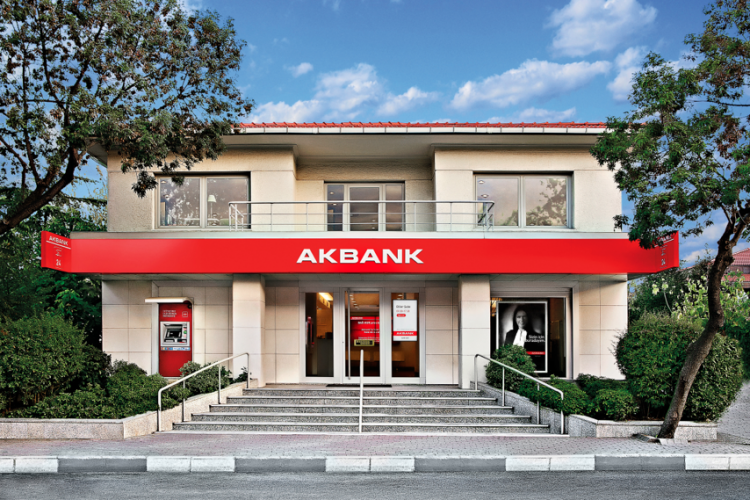Investing.com yazarları Akbank'ın kuruluş ve büyüme hikayesini okuyucularıyla paylaştı