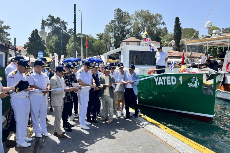 'YATED-1' sıvı atık toplama teknesi suya indi