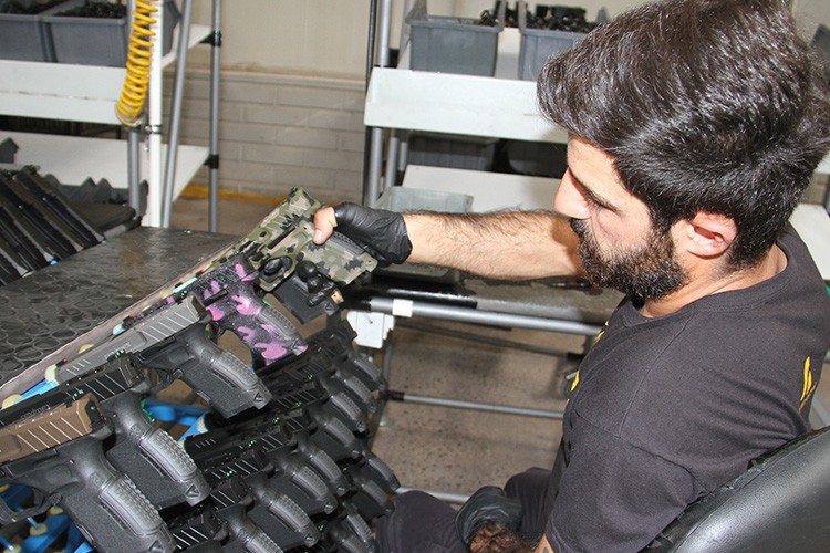 Konya'da yeni nesil tabanca üreten firma yurt dışı pazarını artırıyor