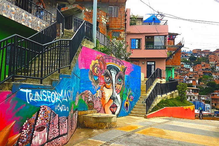 "Comuna 13", çetelerden arındıktan sonra cazibe merkezi oldu