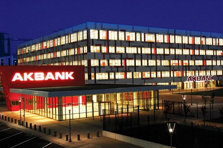 Akbank'tan 10,8 milyar TL'lik konsolide net kâr