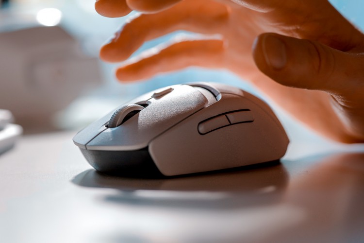 Logitech G309 LIGHTSPEED Kablosuz Oyuncu mouse'unu tanıttı