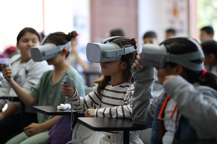 Doğayı koruyan nesiller yetişmesi için VR gözlükleri ve oyunlarla çevre eğitimi