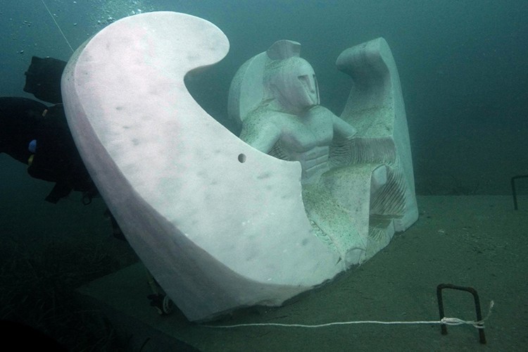 Su altı heykel galerisi dalış izlenimlerini anlattı