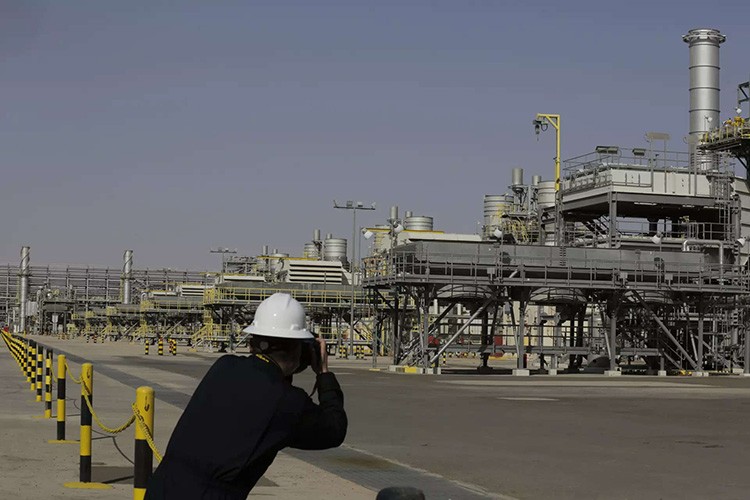 S. Arabistan, petrol üretimi kesintisine devam edecek