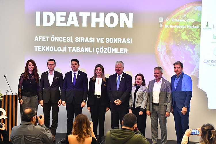 Fikir maratonu ile gençler İzmir'de buluştu