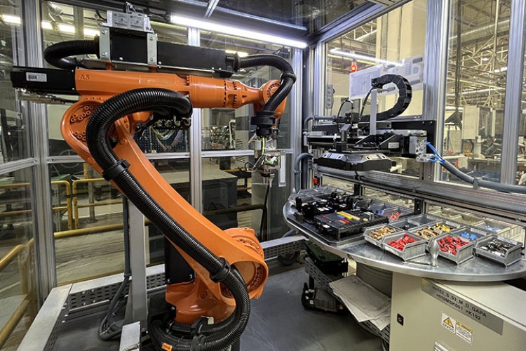 Mercedes-Benz Türk, Robotik Sistem Projeleri ile Dijitalleşmeye Tam Gaz Devam Diyor!