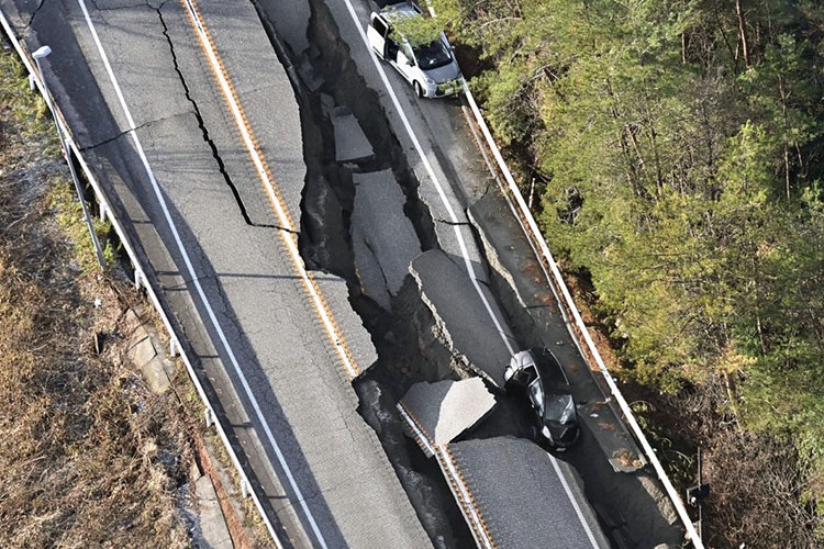 Japonya'nın batısında İşikawa'daki depremlerde 30 kişi öldü