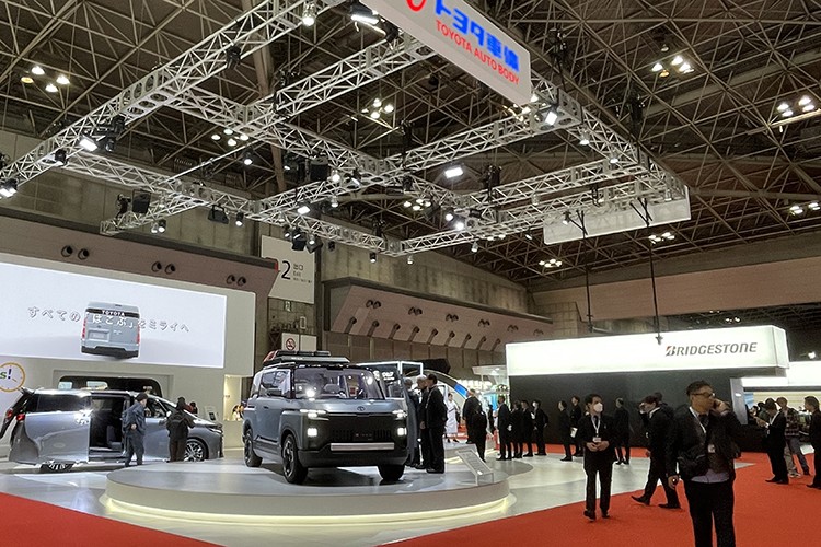 Japonya'nın ünlü otomobil fuarı "Mobility Show" başladı