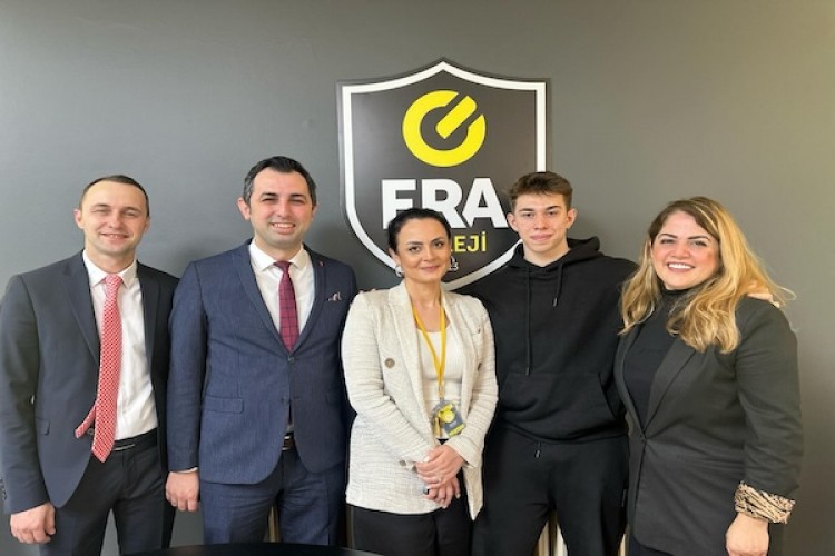 ERA Koleji'ndeki öğrenci, İtalya'daki 2 üniversiteden kabul aldı