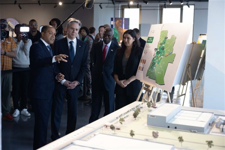 Blinken: "ABD, Afrika'yı küresel pazarlara daha iyi bağlayacak bir dizi yatırım yapıyor"