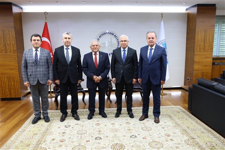 Kaymakamlardan Başkan Büyükkılıç'a hayırlı olsun ziyareti