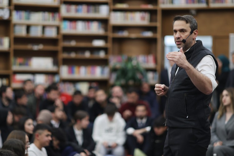 Bakan bayraktar, Hassa'da konteyner çarşıda esnaf ve vatandaşlarla bir araya geldi