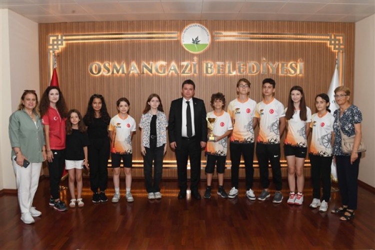 Türkiye ikincisi sporculardan Başkan Aydın'a ziyaret