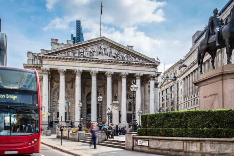 Londra piyasaları küresel eğilimleri yansıtarak yükselişle açılmaya hazırlanıyor