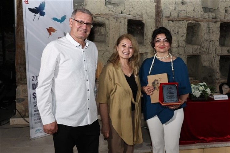 BUYAZ Şiir Onur Ödülü Ayten Mutlu'ya verildi